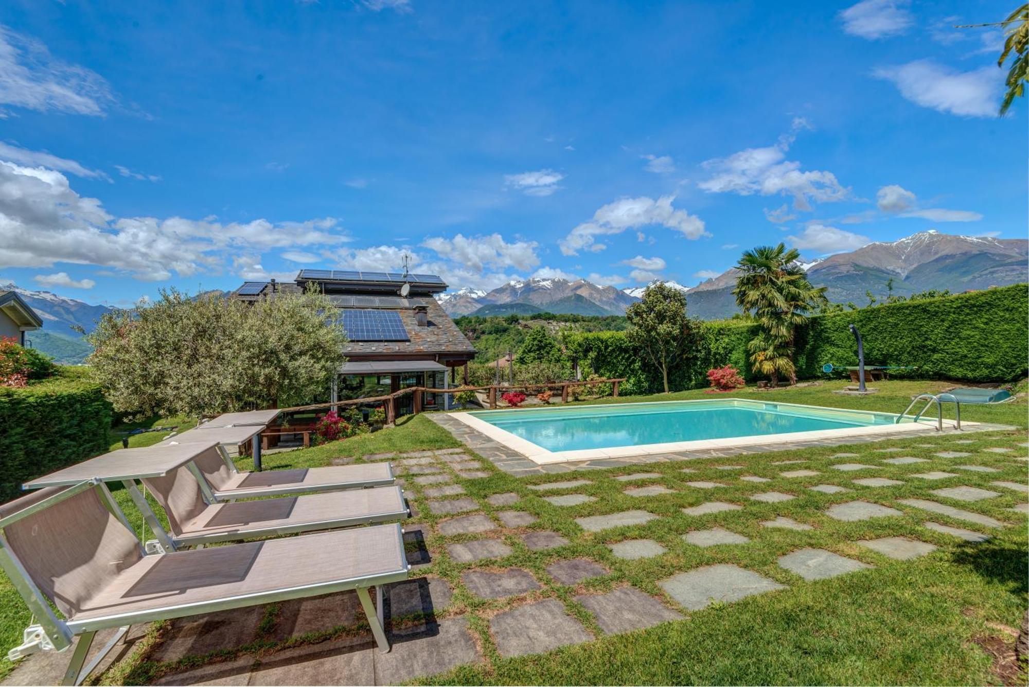 Villa La Corte With Amazing Pool And Garden Colico Eksteriør bilde