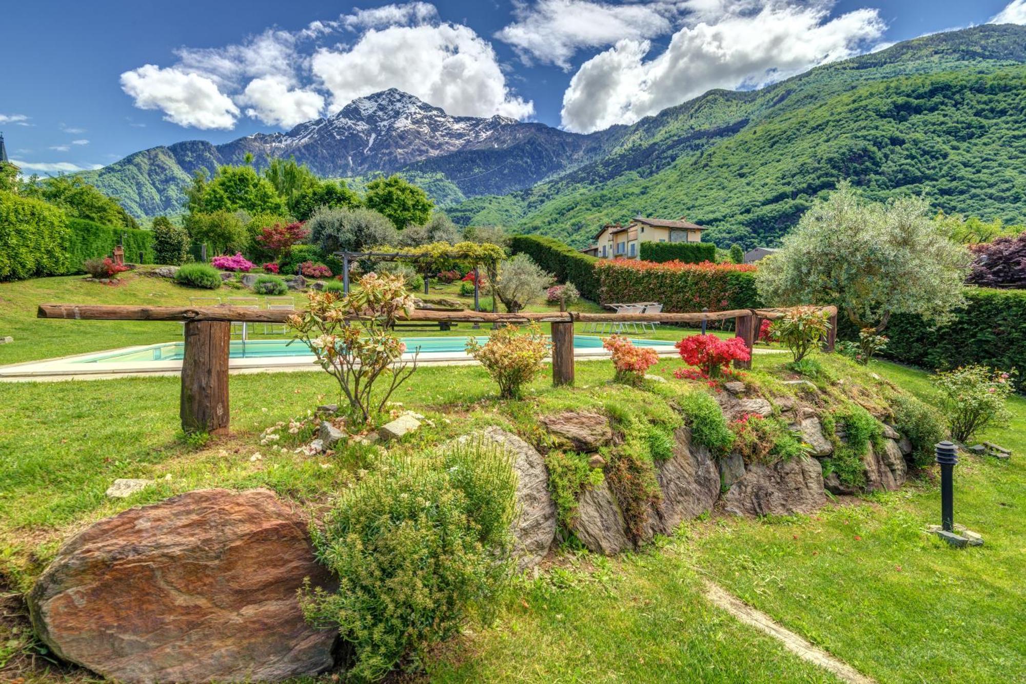 Villa La Corte With Amazing Pool And Garden Colico Eksteriør bilde