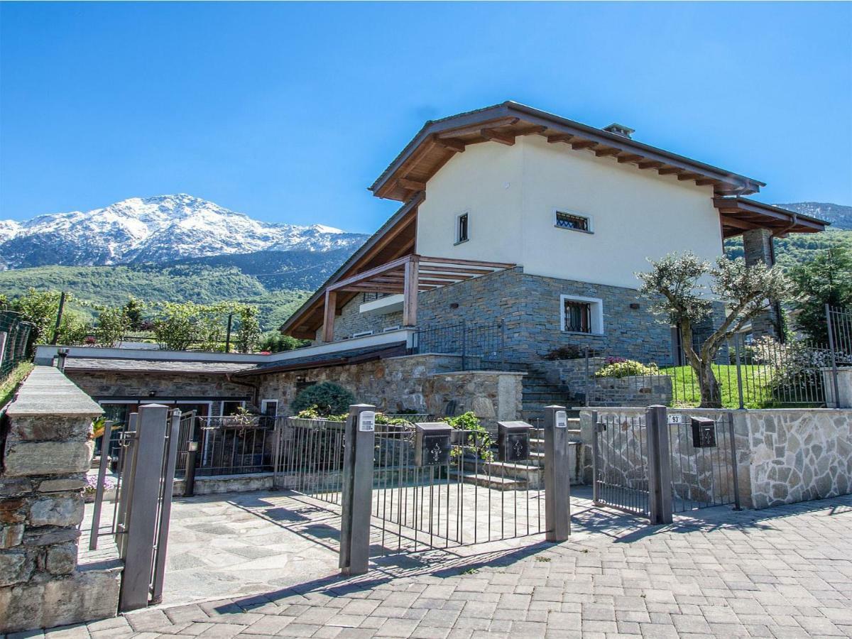 Villa La Corte With Amazing Pool And Garden Colico Eksteriør bilde